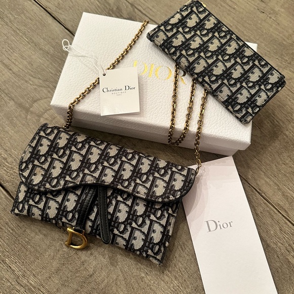 Saddle Long Wallet with Chain. Used on good condition. Box receipt and tag - Picture 3 of 6